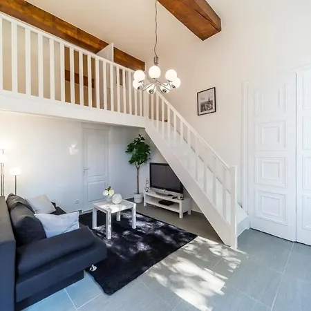 The Charming Fleury 2 Bedrooms Apartment